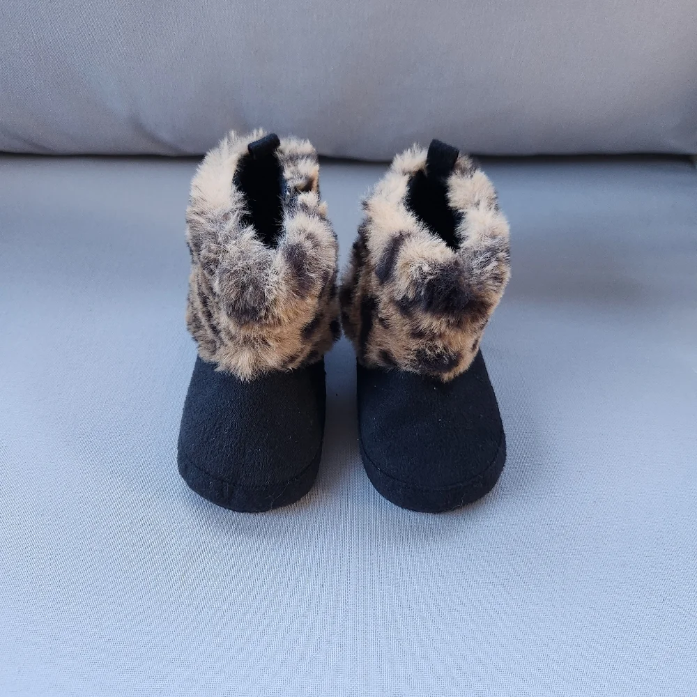 Rising star black leopard boots
